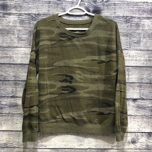 Zoe & Liv camo sweatshirt